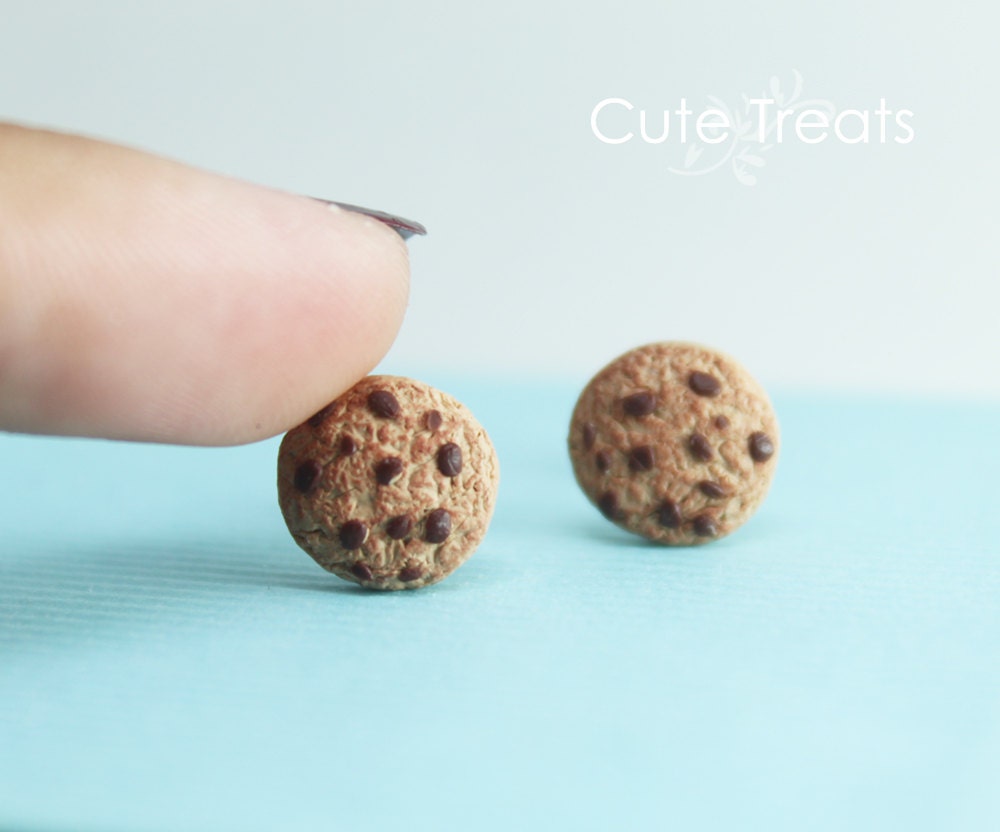Food Jewelry - Chocolate chip cookies stud earrings (hypoallergenic)