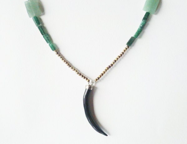 Aventurine and black glass beads necklace with black horn
