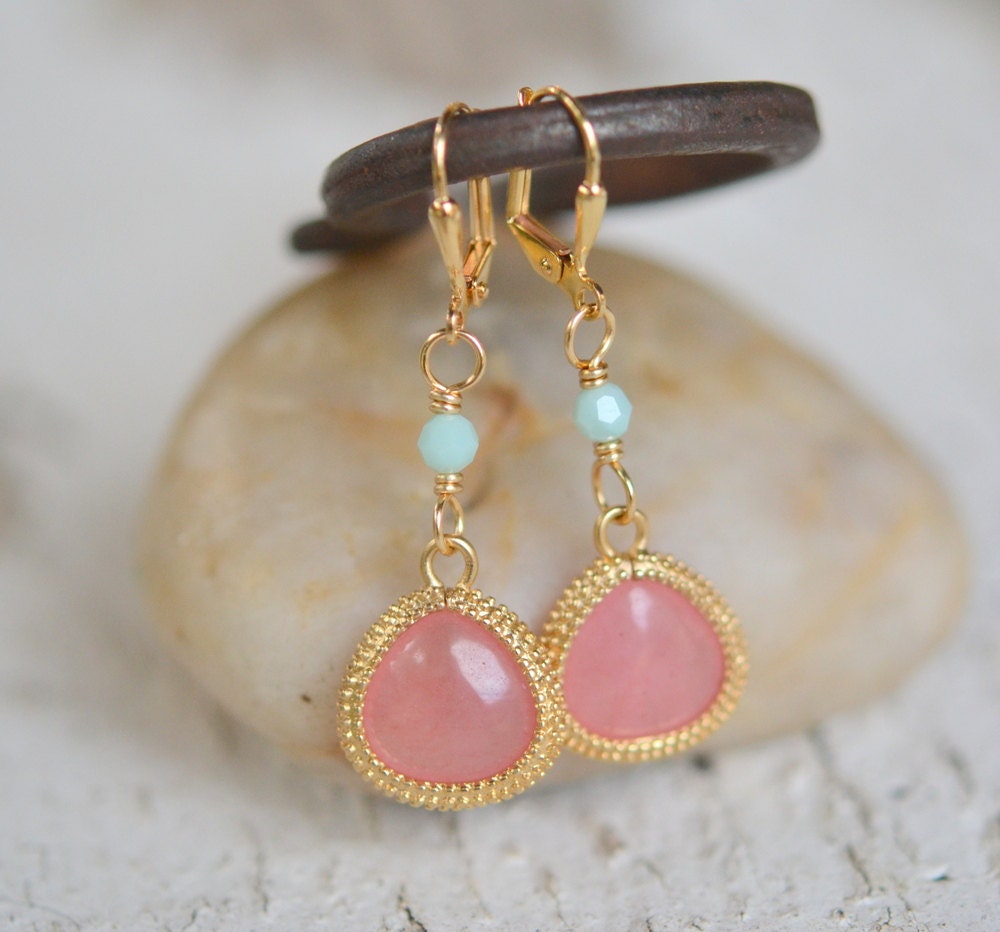 Coral Pink Teardrop and Mint Alabaster Swarovski Crystal Earrings in Gold. Fashion Earrings. Bridesmaid Earrings. Drop Earrings.