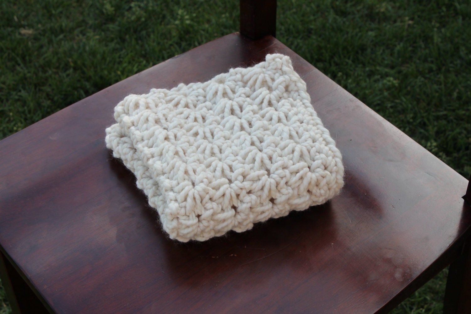 Chunky crochet mini blanket in Creaml. Newborn baby photography prop. basket stuffer layering set