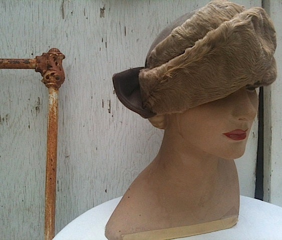 Spring summer mom mad men graduation vintage boho fur velvet chic brown tan wedding bride party wedding magnolia shabby retro madmen hat