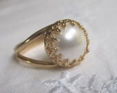 white pearl in gold ring, Gold ring, Bridal ring, 10mm pearl ring, Vintage ring, delicate ring, bridesmaid gifs