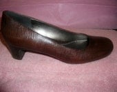SAlE 20% Off Vintage Ladies Leather Pumps by Naturalizer 1 3/4" Heel Size 8 N Now Only 5.60 USD
