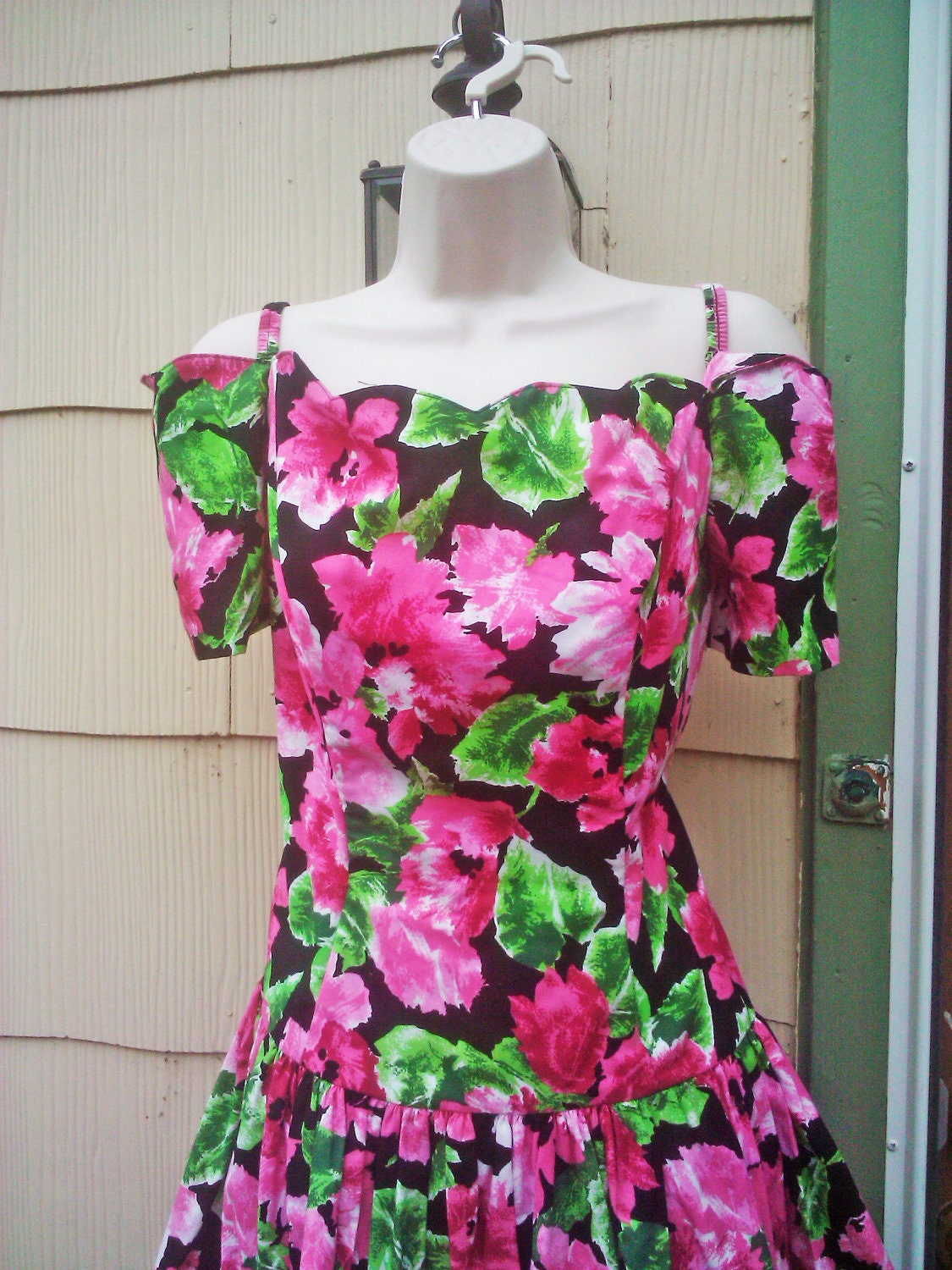 Vintage 1980s Dress/ Mini Dress/ Sun/ Floral/ Retro/  Small/ Medium /Hawaiian/Hipster/Indie