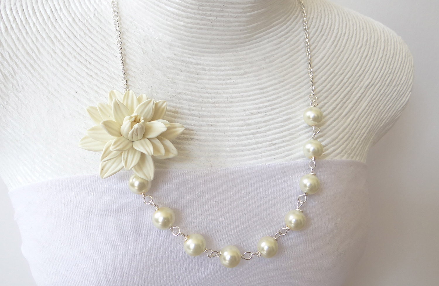 FREE EARRINGS, Ivory Dahlia Necklace, White Dahlia Necklace, Flower Necklace, Statement necklace, Bridesmaid Necklace.