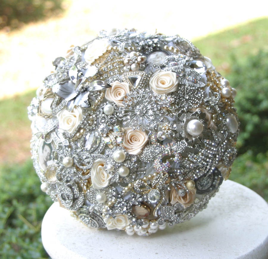 Champagne wedding bouquet. Deposit on a custom Vintage style broach bouquet. Please read description below the picture