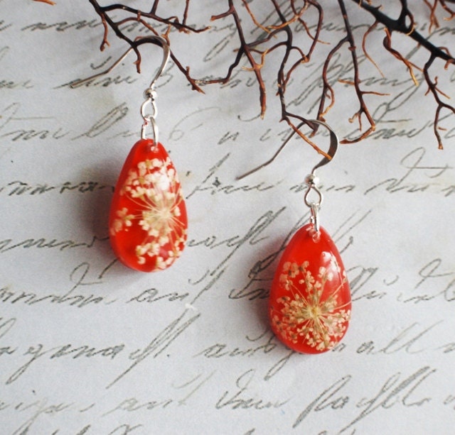 Pressed Flower Earrings Red White Queen Anne's Lace Teardrop Festive Necklace Gift Set