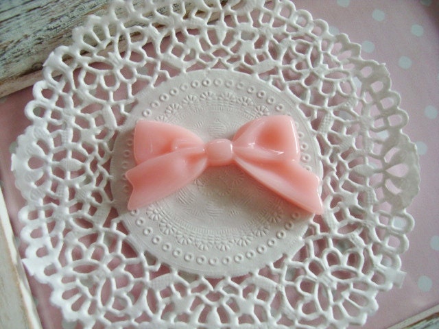 2pcs Cute Bow Flatback Cabochon (color 7)