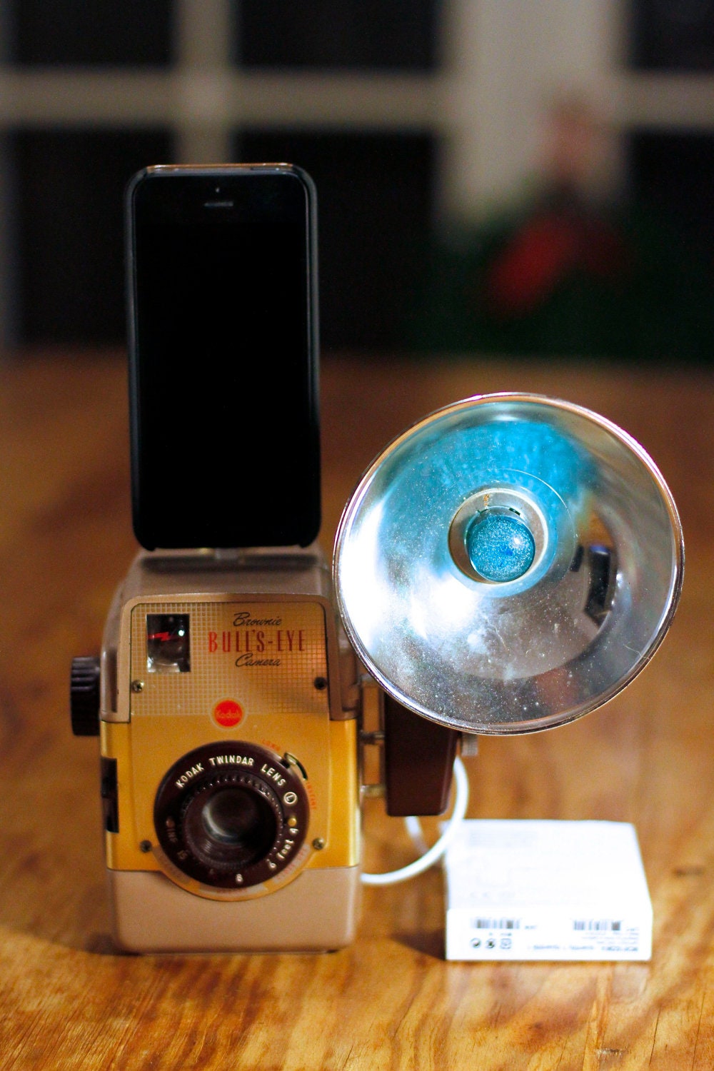 vintage iPhone dock / charger - BROWNIE BULL'S EYE