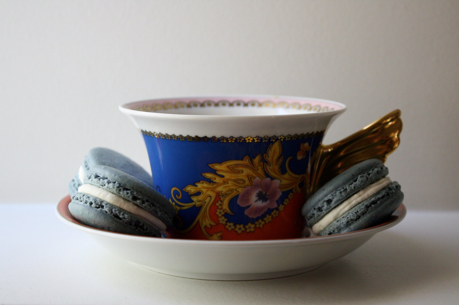 Earl Grey Tea and Lemon Zest White Chocolate Ganache French Macaron