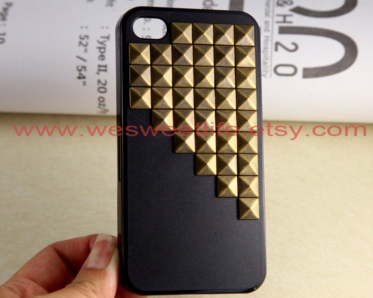 Studded Iphone Case Bronze pyramid studs Black IPHONE 4 Case--- Apple iPhone 4 Case, iPhone 4s Case, iPhone 4 Hard Case