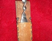 Twist Knife with Sheath