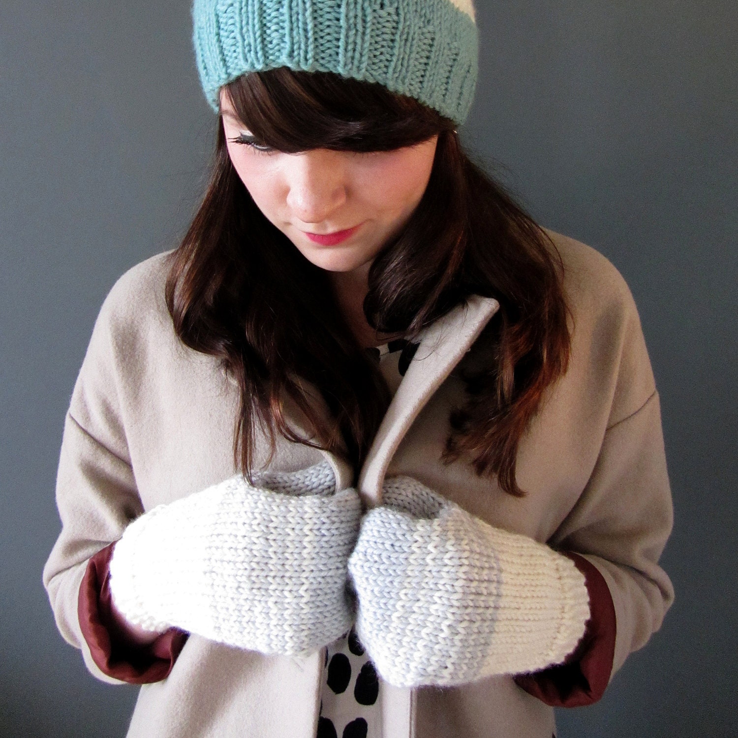 Retro Stripe Mittens in Dove Grey
