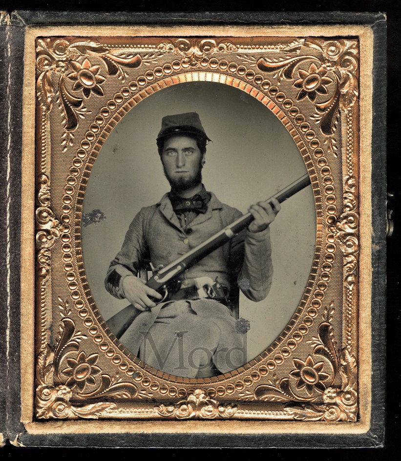 Superb 1/6 Tintype Photo of 3X Armed Confederate Civil War Soldier