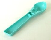 Turquoise Aqua Ice Cream Scoop Vintage 50s 60s Plastic - Villaware Federal Housewares (AS-IS)