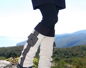 Wool leg warmers in dark brown and beige with tiny pockets