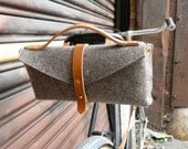 bicycle saddle bag in honey and felt