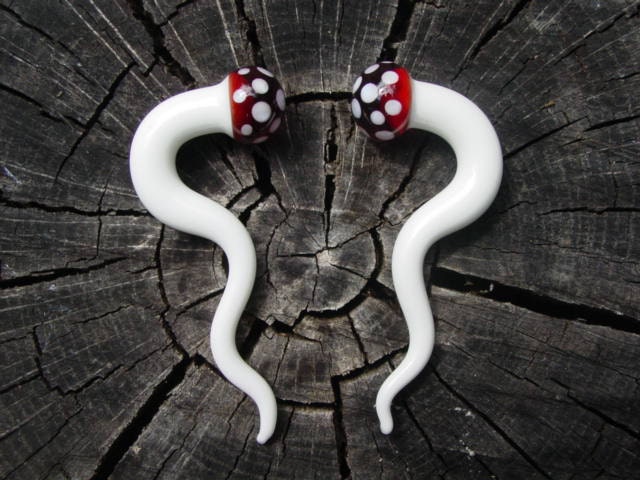 0g gauged ear plugs earrings talons for stretched piercings - Long Amanitas