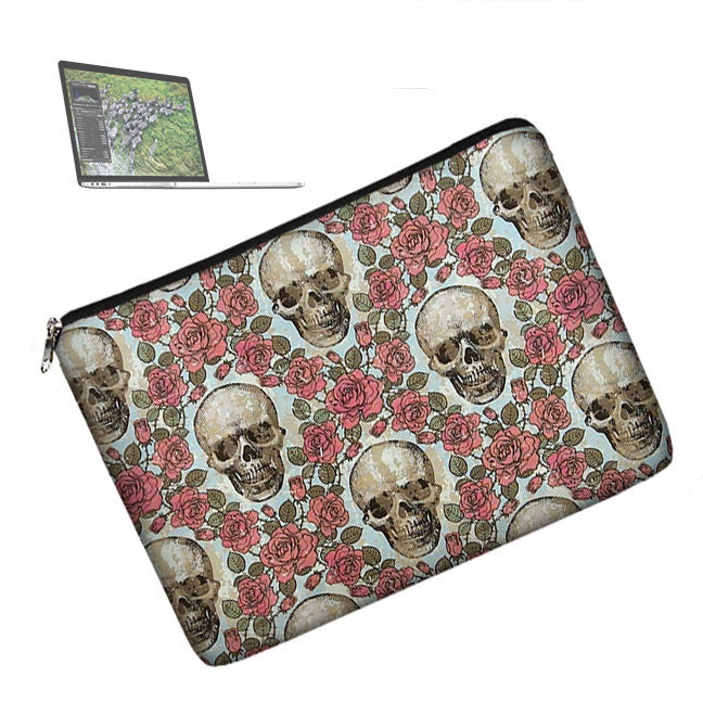 Macbook  Pro RETINA  Case / Macbook Retina Sleeve / Macbook Pro 15 with Retina Display / padded zippered  - Skulls Roses gothic