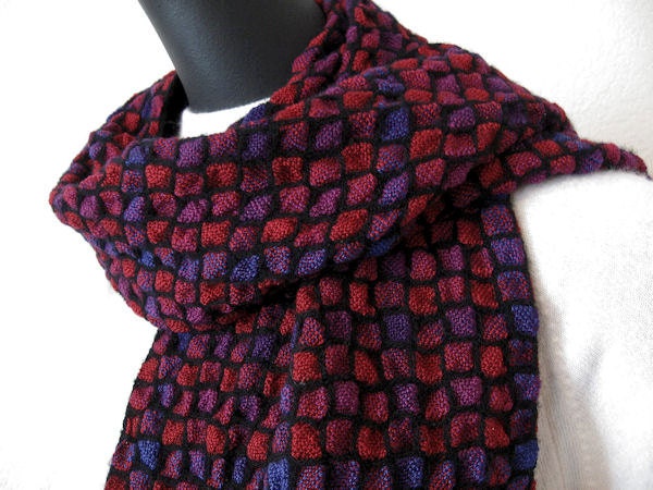 Rich Reds - Handwoven bumpy scarf