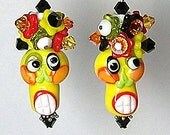 YeLLoW SuGaR SKuLLS with SPiDeRS Handmade Lampwork Glass Earrings by Glitterbug Originals SRAJD
