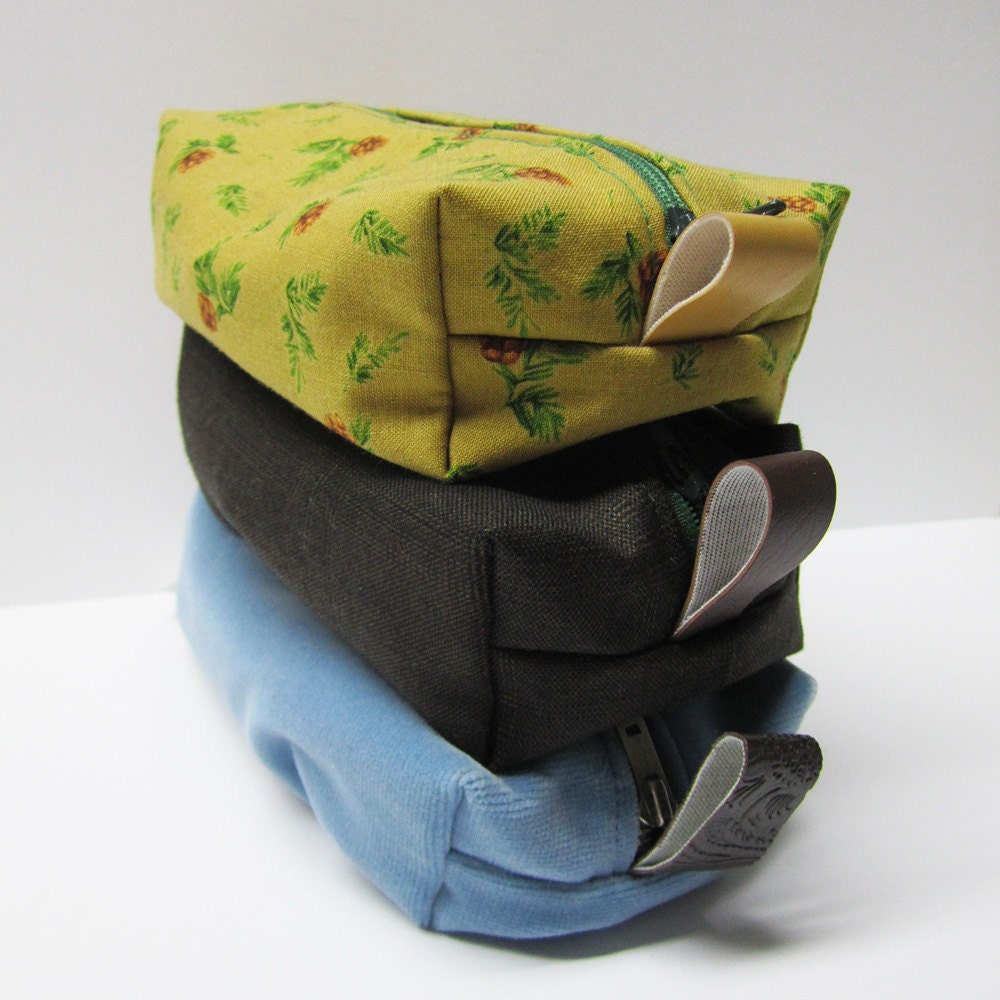 boxy baggy .. pouch for grooming bits or other neccesities