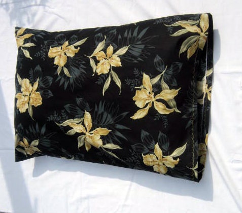 Pillow cases, set of 2, Black with gold colored Flowers