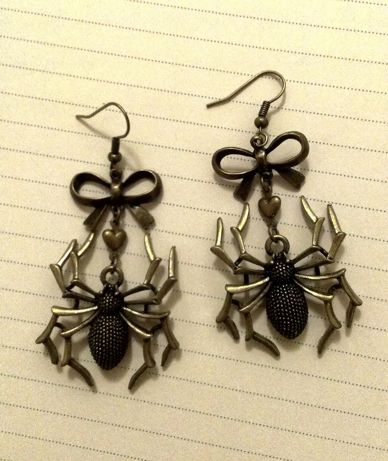SPOOKY SPIDER Earrings