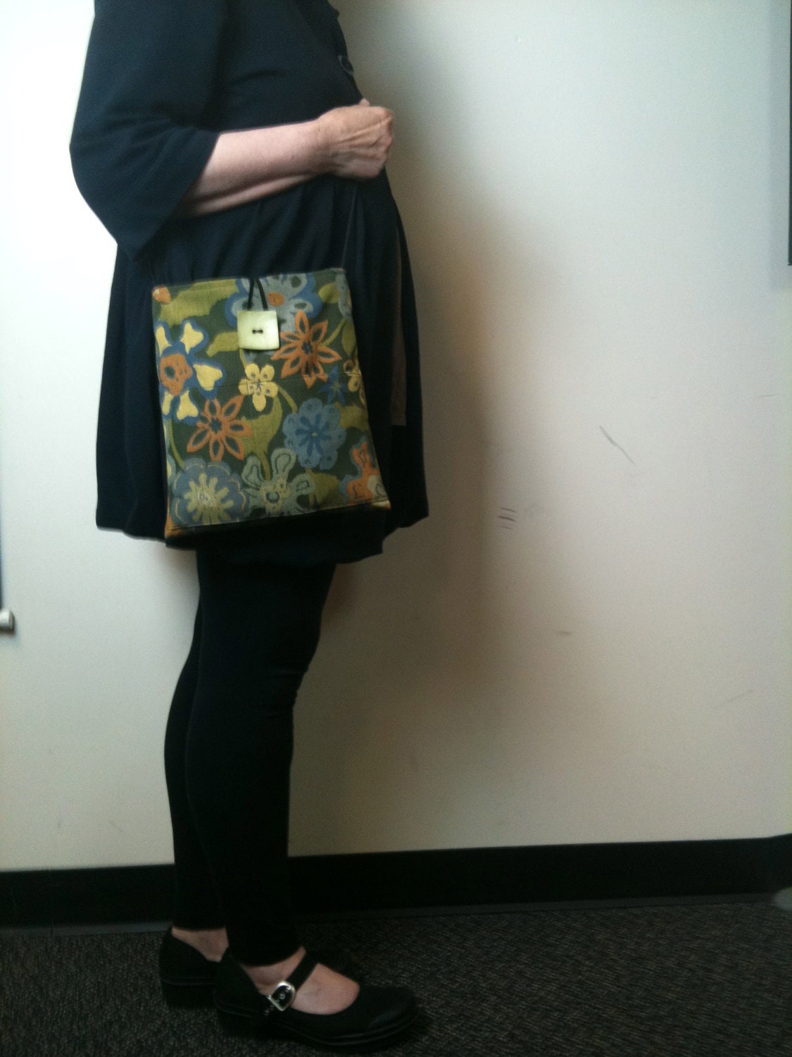 Large Shoulder Bag in Gertrude
