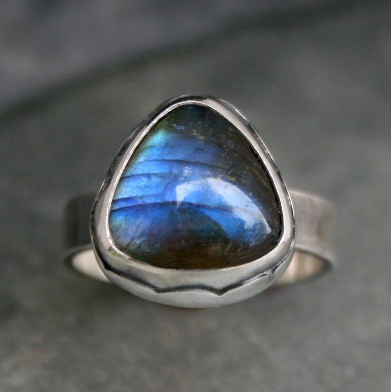 Labradorite Gemstone Ring, Triangle Labradorite Cabochon set in a Scalloped Bezel, Blue Flash, Ocean Border