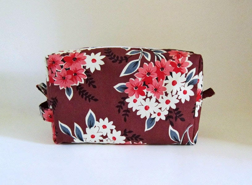 Large box Pouch inner zip pocket -- Knitting project bag -- Made to order