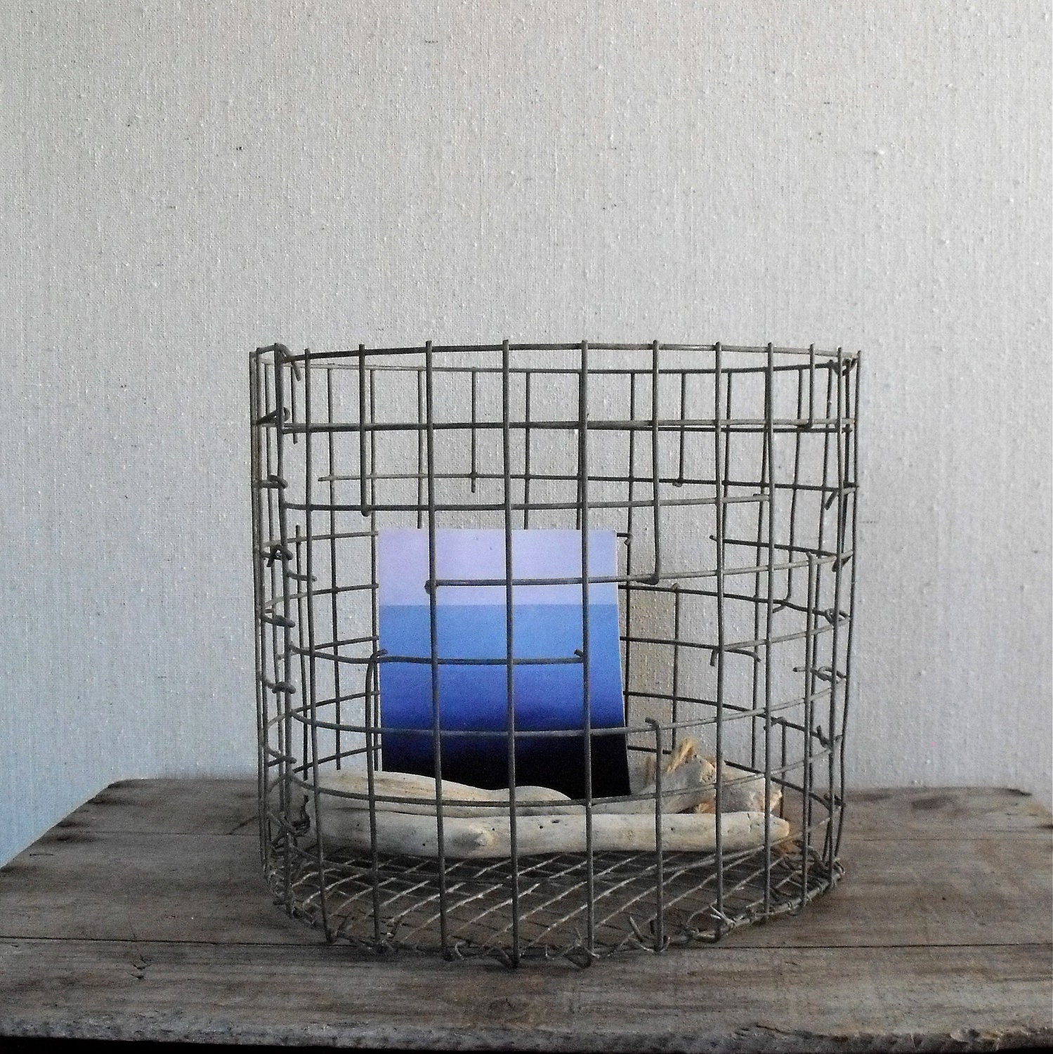 Vintage Basket : Round Wire Fishing Basket