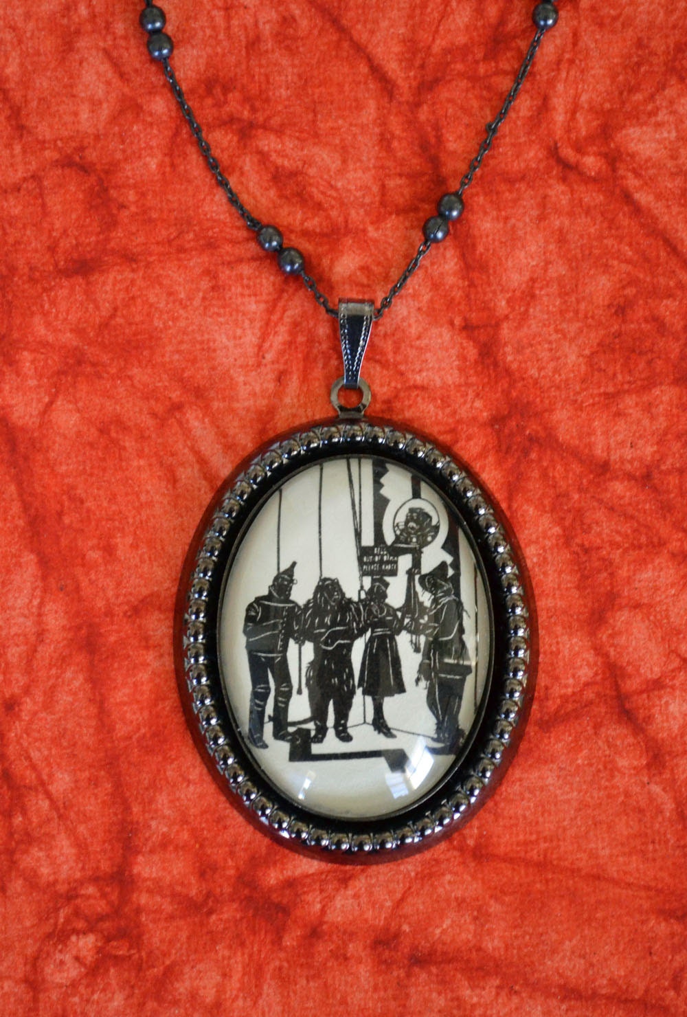 The Wizard of Oz Necklace, pendant on chain - noir edition