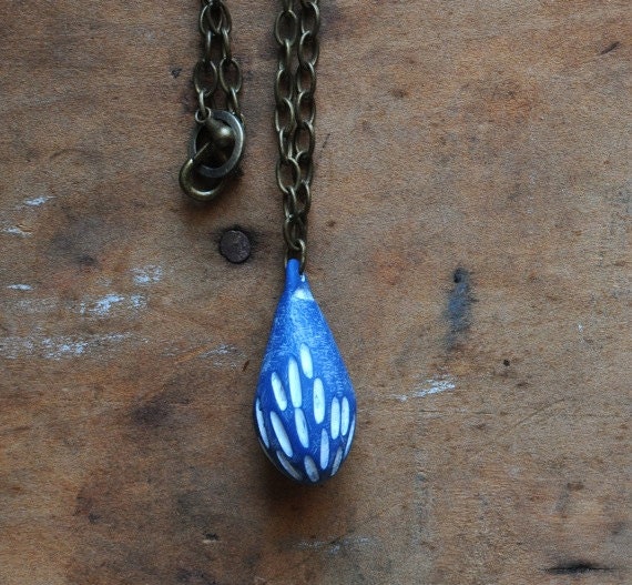 Tide carved necklace