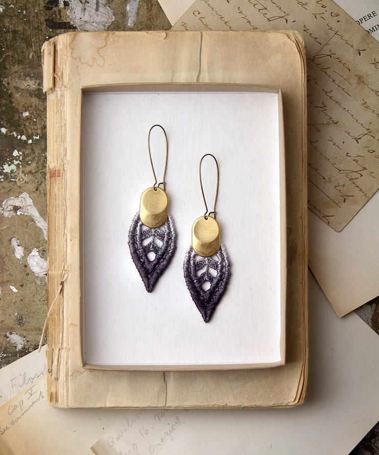 lace earrings - DREA - gray ombre