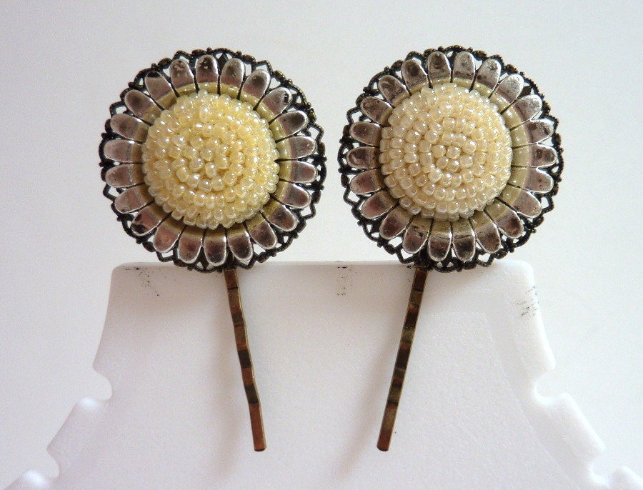 Ivory Cream Bobby Pins, Antique Silver and Bronze Pearl Flower Bobby Pins, Hair Accessories, Vintage Inspired, Seed Bead