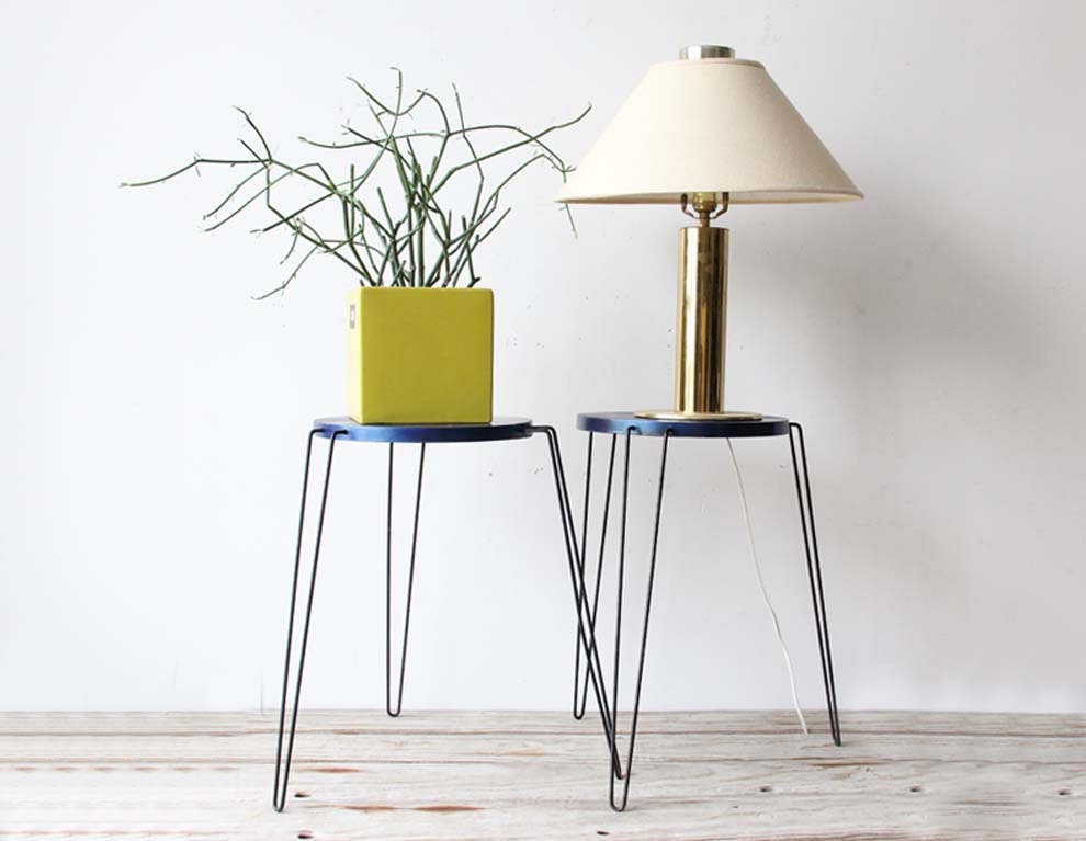 Round Hairpin Table