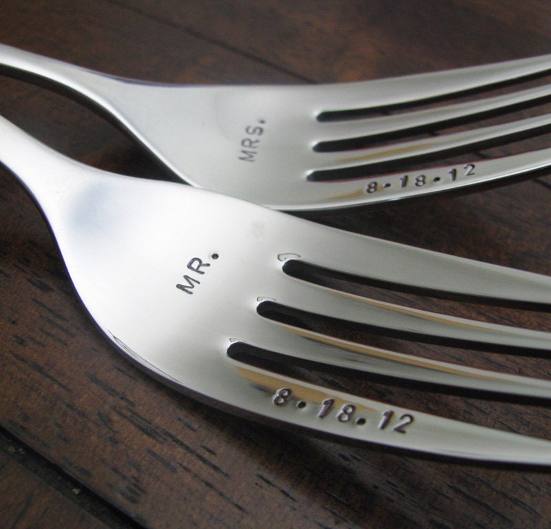 custom wedding cake fork set with date on the fork tine - personalize for a great gift and wedding keepsake