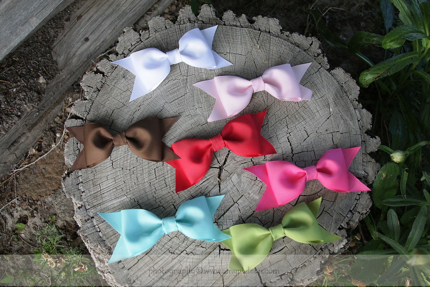 Solid Barbecue Bow - White