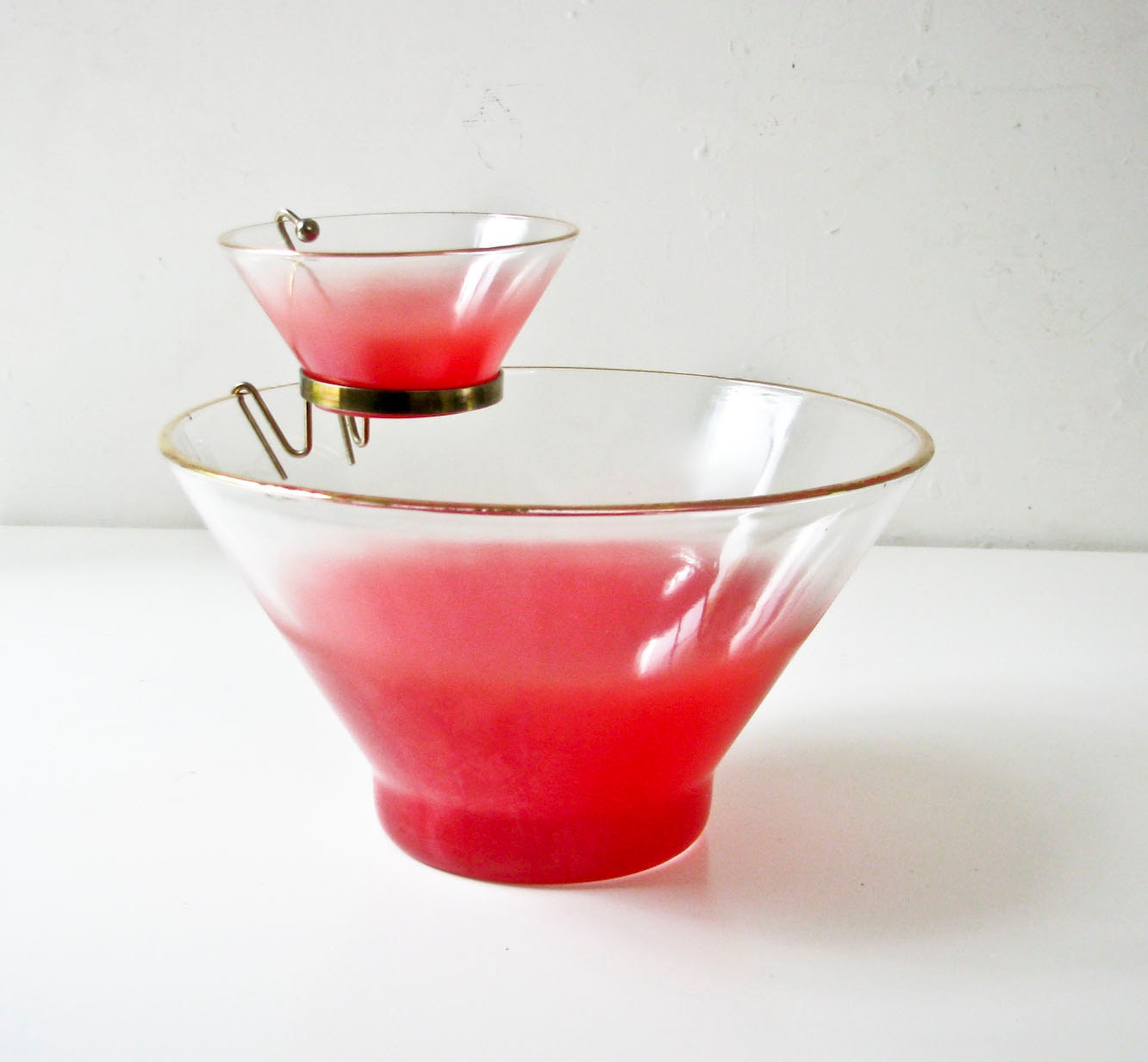 Vintage Chip Dip Bowl - Red Sprayed Design - Atomic Chic - BeeJayKay