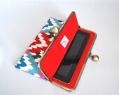 iPad  and Kindle Fire HD 8.9" Clutch Case "Feathered Petals"