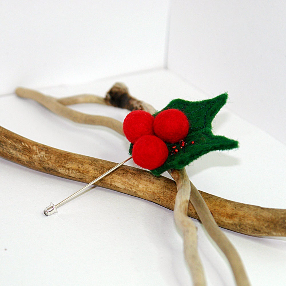 Felted brooch - Holly Berry pin - red and green  - Christmas brooch pin- with love from Europe - gift under 12 - Happy Holidays