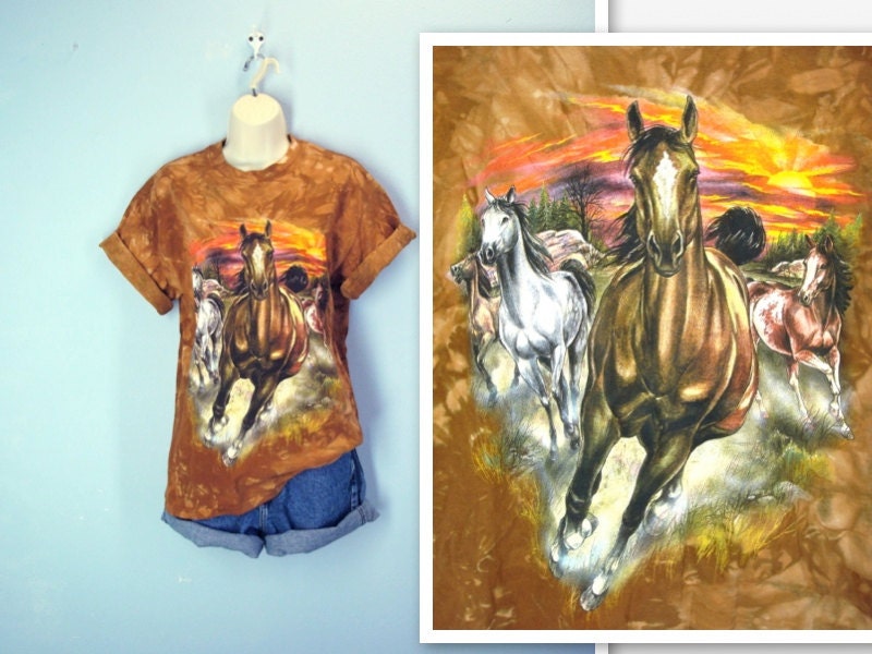 80s Western Tee Shirt / Wild Horses Dark Gold Tshirt / m