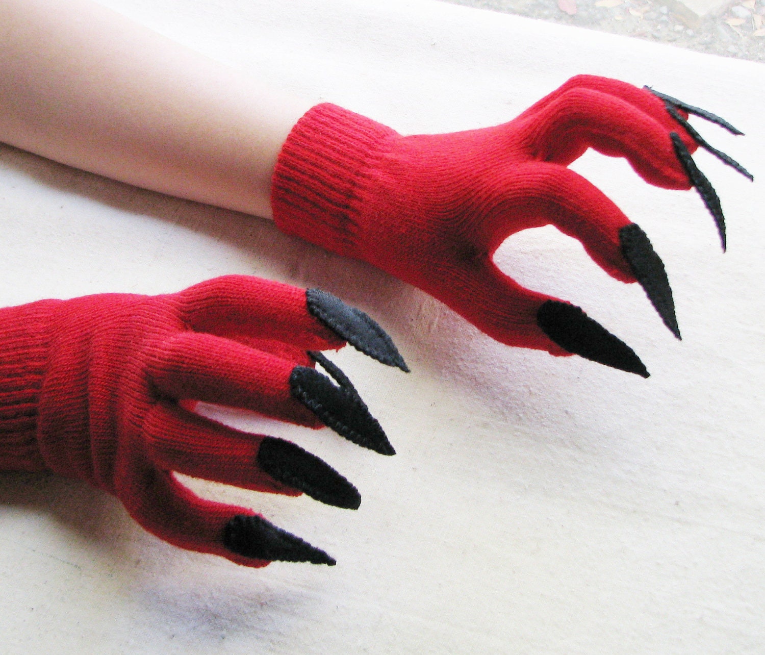 Gloves with claws, red and black, for Halloween costume or pretend play, one size stretch glove