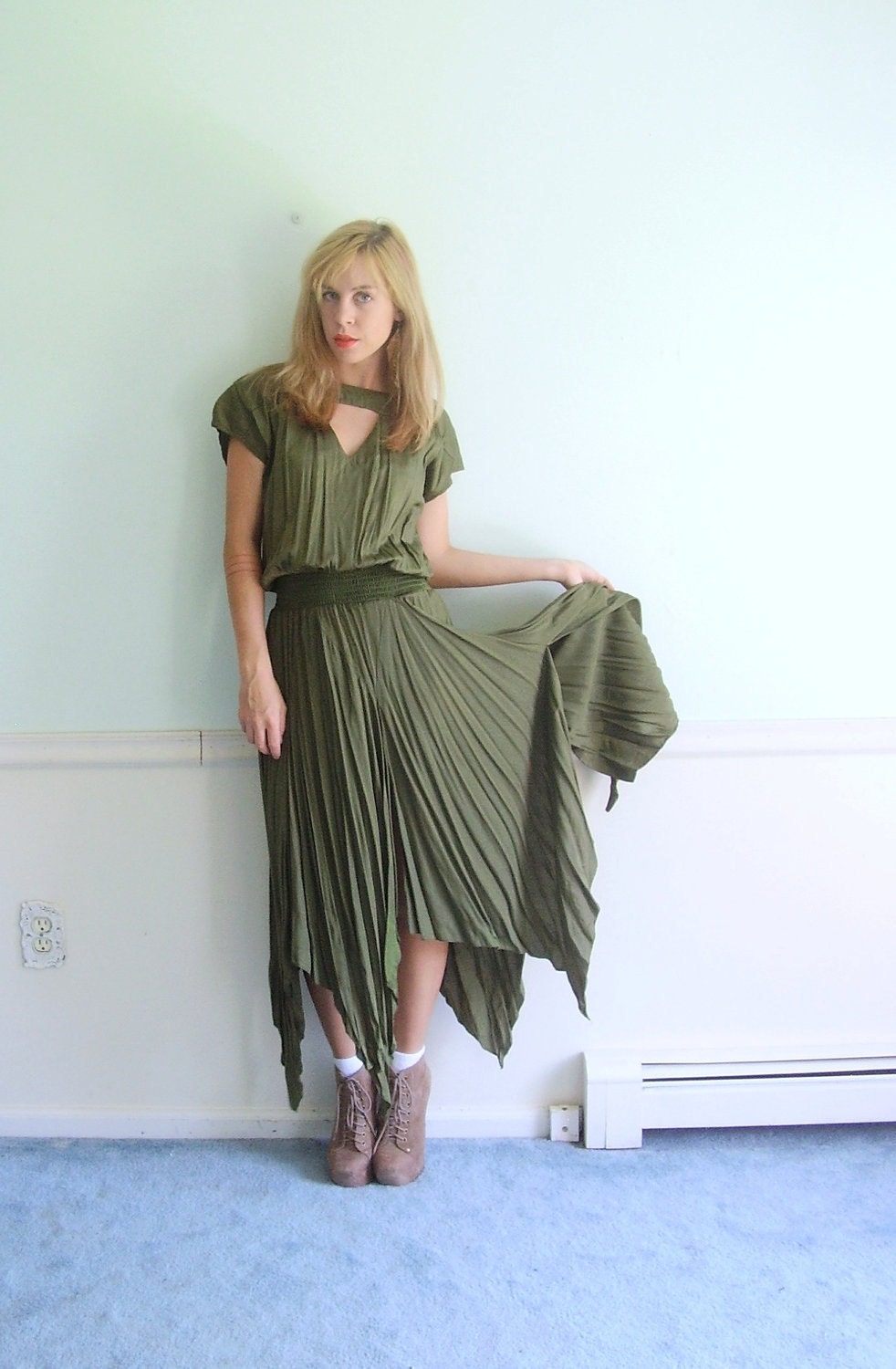 Elven Taper Vintage 90s Triangle Cut Out Army Green Gypsy Dress XS/S