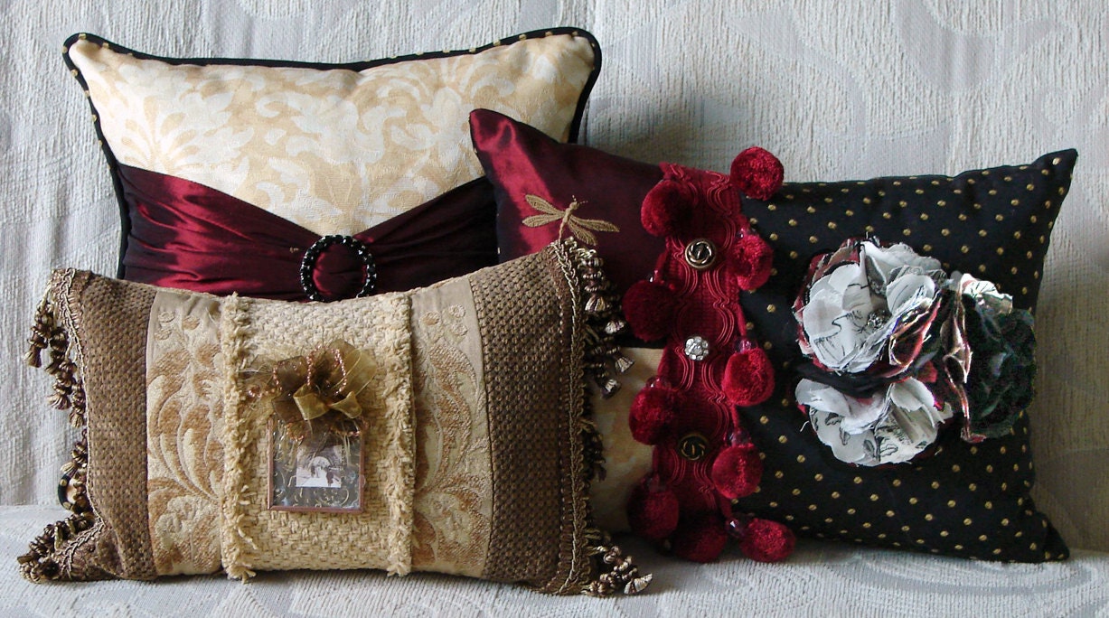 Decorative pillow