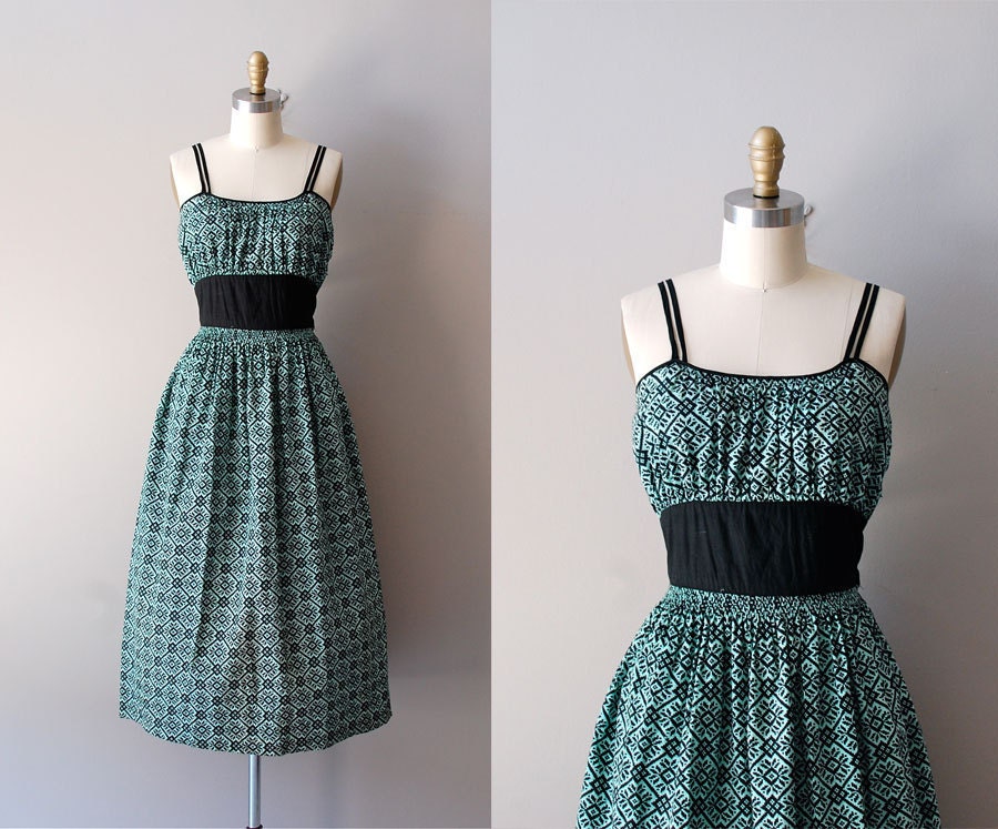 S A L E .... 1950s dress / 50s dress / Pixel Cross Stitch