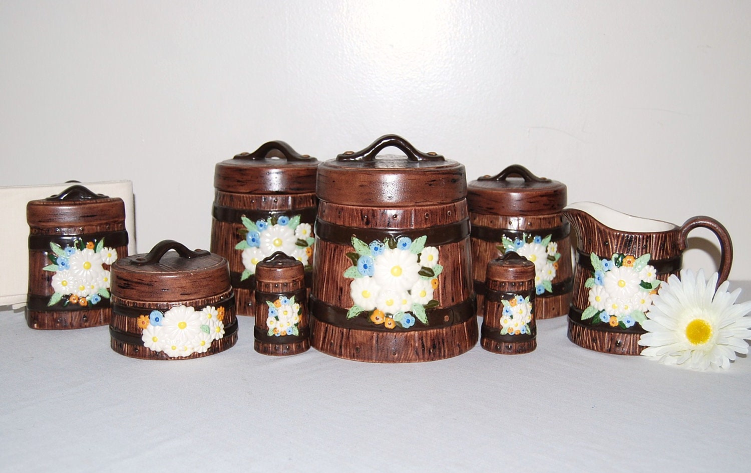 Vintage Canister Plus More Kitsch Daisy Collection