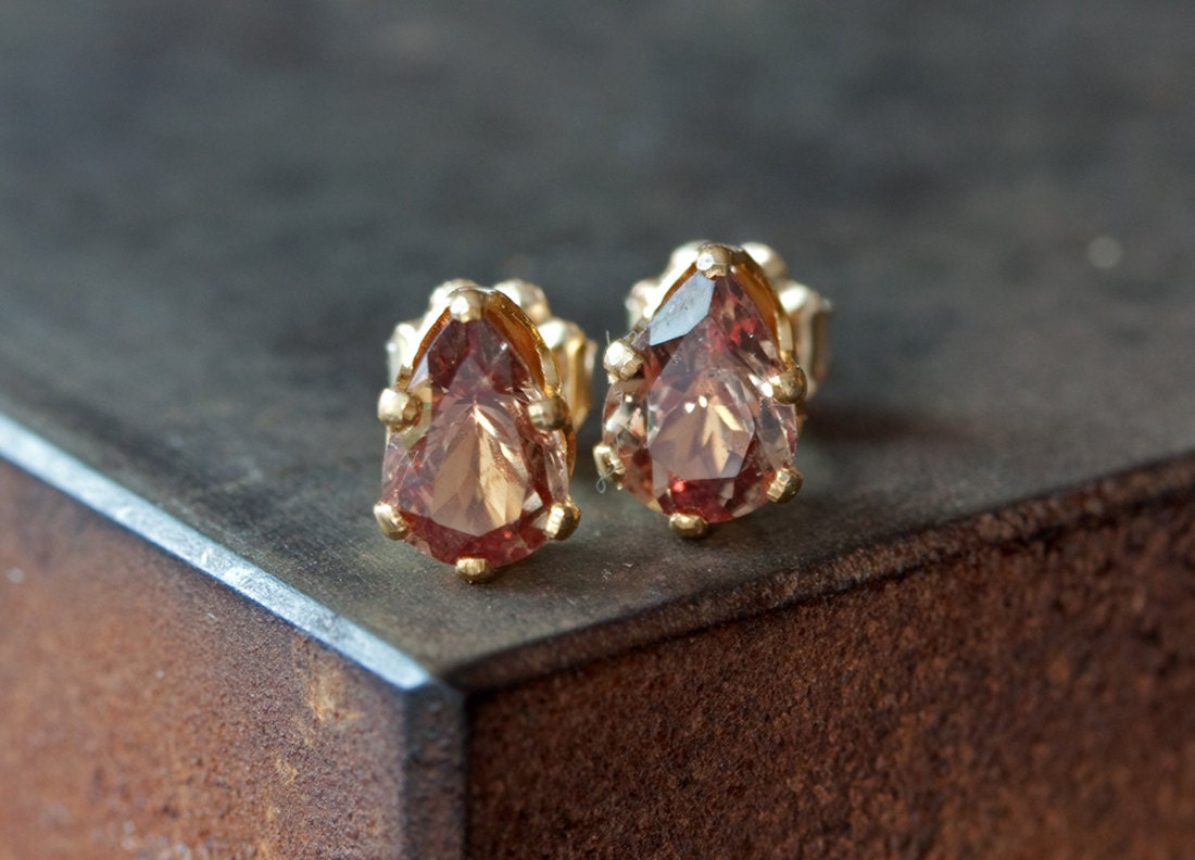 Color-Change Garnet Stud Earrings