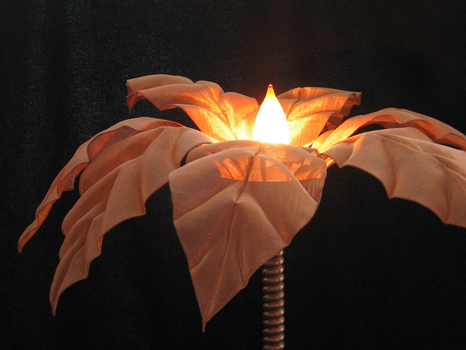 Castaway palm tree lamp